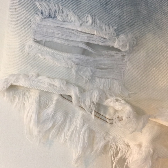 Blue to white obmré jean shorts - Picture 5 of 6